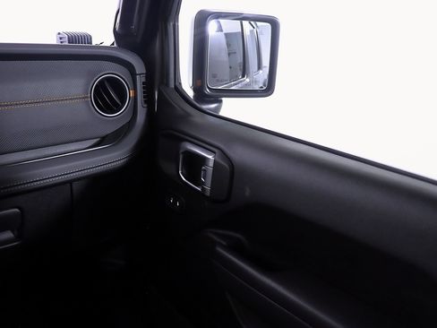 Used 2025 Jeep Gladiator Mojave w/ Safety Group AWD/4WD image 14