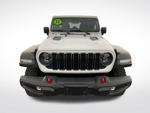 Used 2025 Jeep Wrangler Unlimited Rubicon AWD/4WD image 9