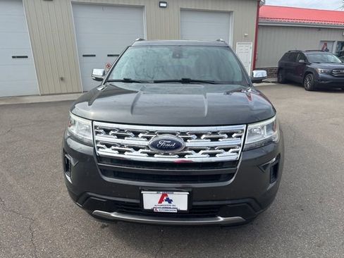 Used 2019 Ford Explorer XLT w/ Equipment Group 202A AWD/4WD image 8