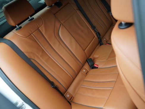 Used 2018 BMW 530e xDrive image 59