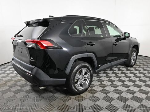 Used 2022 Toyota RAV4 LE image 26