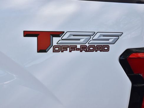 Used 2022 Toyota Tundra SR5 w/ Convenience Package image 40