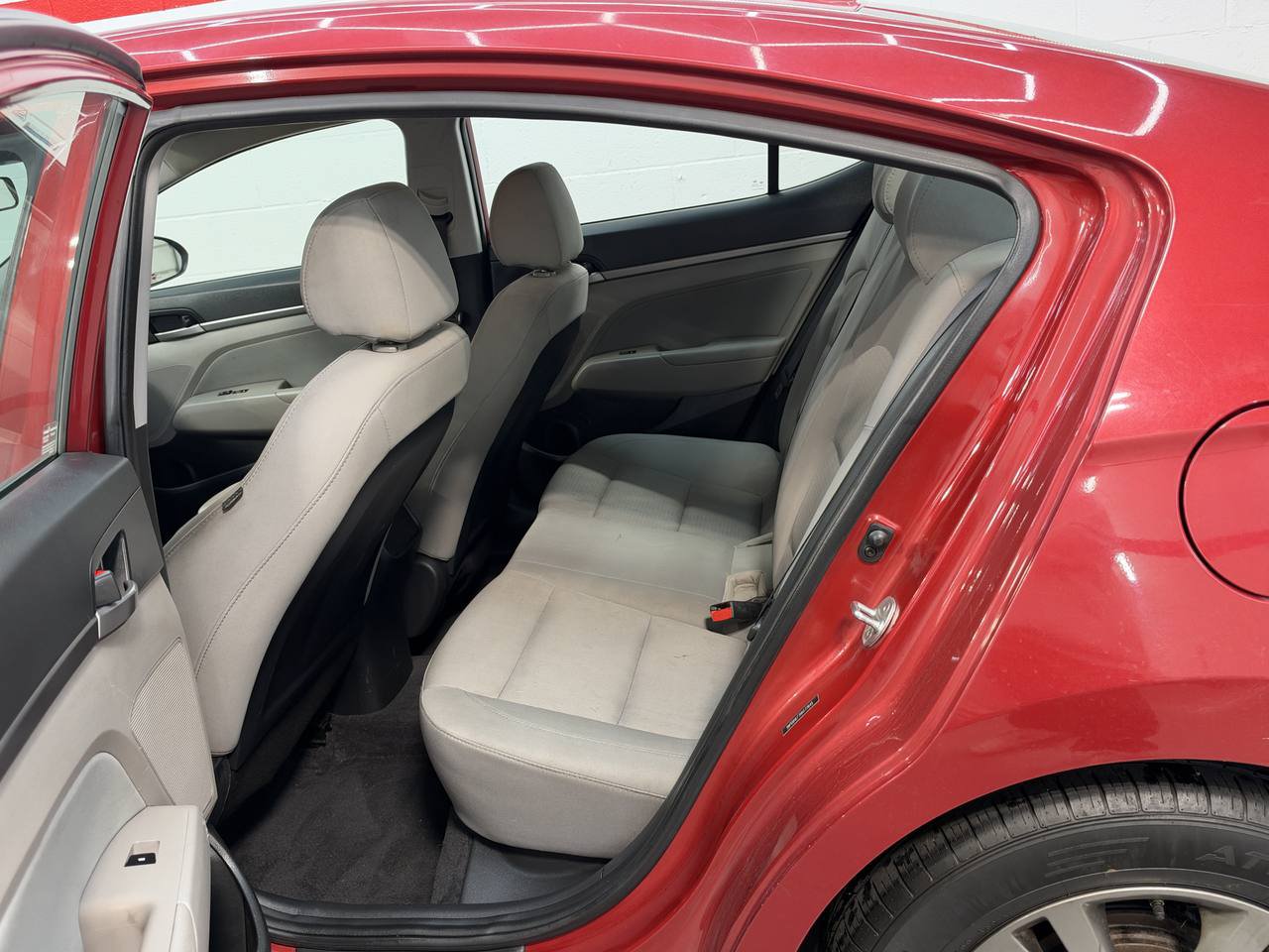 Used 2017 Hyundai Elantra SE FWD image 20