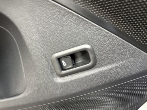 New 2026 Volkswagen Tiguan SE R-Line image 26