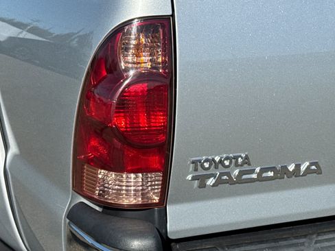 Used 2005 Toyota Tacoma 4x4 Double Cab w/ SR5 Pkg #8 image 23
