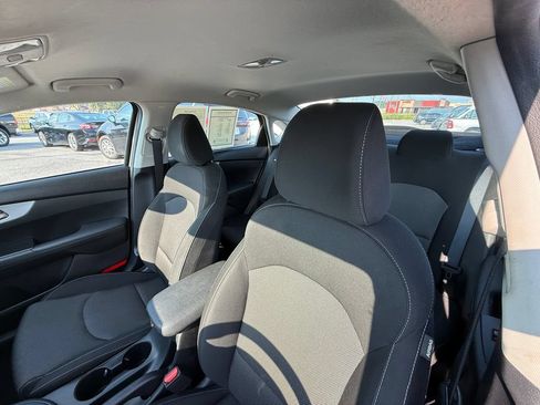 Used 2024 Kia Forte LXS FWD image 21