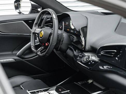 Used 2025 Ferrari Purosangue AWD/4WD image 16