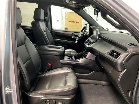Used 2024 Chevrolet Tahoe RST w/ Luxury Package AWD/4WD image 11