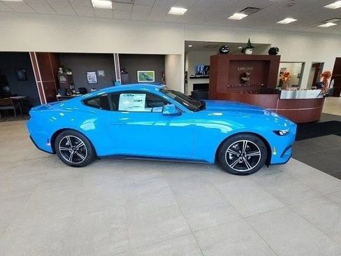 Used 2024 Ford Mustang Premium image 3