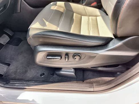 Used 2024 Honda CR-V Sport Touring image 31