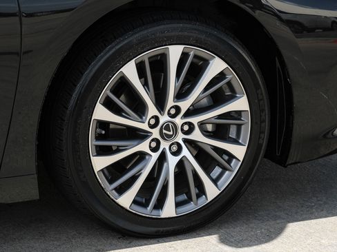 Used 2020 Lexus ES 300h w/ Premium Package FWD image 51