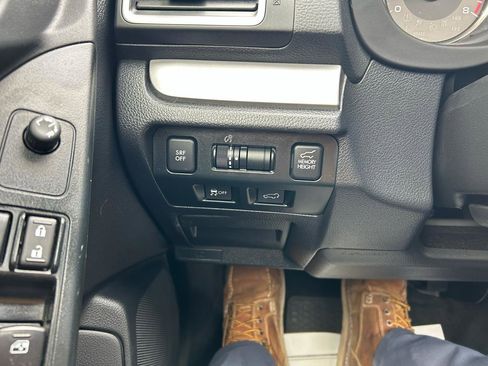 Used 2016 Subaru Forester 2.5i Limited image 32