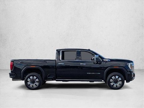 Used 2024 GMC Sierra 3500 Denali w/ Denali Reserve Package image 4