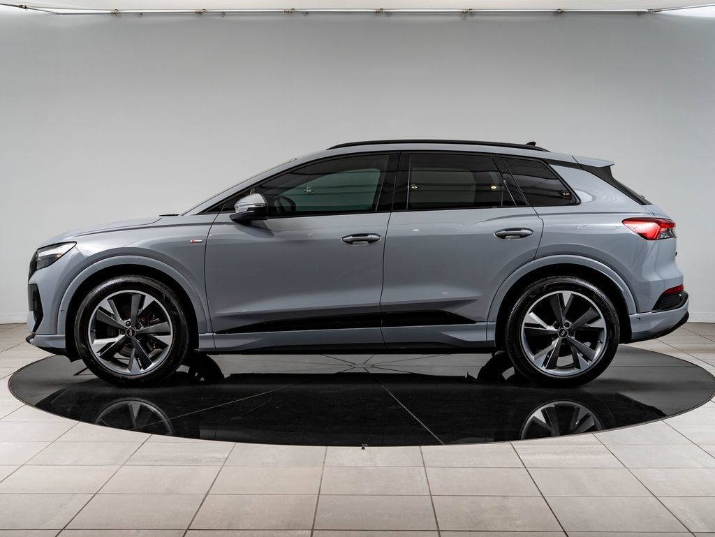 Used 2024 Audi Q4 e-tron Premium Plus w/ Premium Plus AWD/4WD image 5