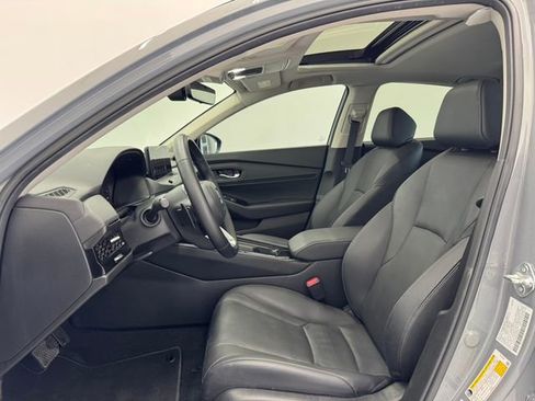 Used 2025 Honda Accord Touring image 17