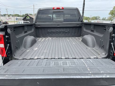 Used 2017 GMC Sierra 2500 Denali AWD/4WD image 17
