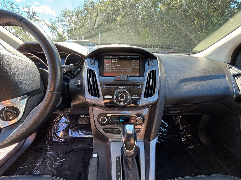 Used 2014 Ford Focus Titanium FWD image 11