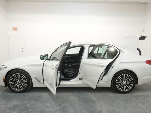 Used 2019 BMW 530i xDrive 530i xDrive w/ Convenience Package image 24