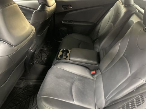 Used 2018 Toyota Prius Prime Advanced image 32