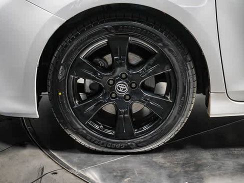 Certified 2020 Toyota Sienna SE image 10