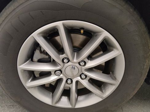 Used 2016 Dodge Grand Caravan SE image 31