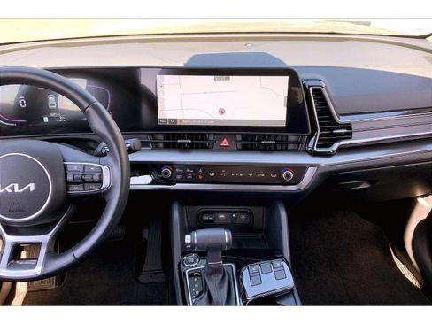 Used 2025 Kia Sportage EX FWD image 6