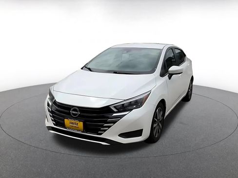 Used 2025 Nissan Versa SV FWD image 6