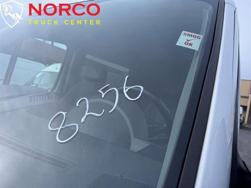 Used 2016 Mercedes-Benz Sprinter 2500 image 25