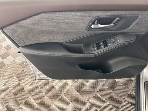 Certified 2021 Nissan Rogue SV image 18