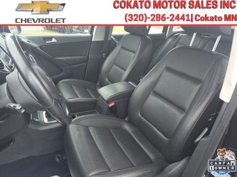 Used 2017 Volkswagen Tiguan S image 10