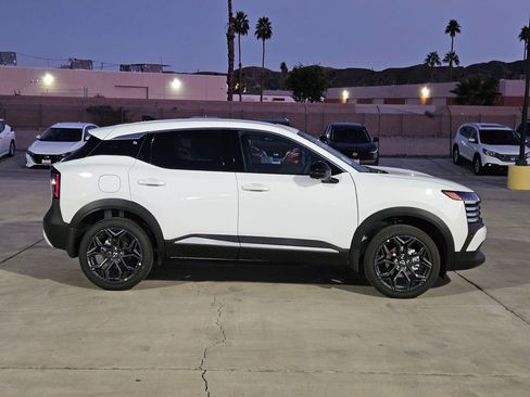 New 2026 Nissan Kicks SR w/ SR Premium Package image 5