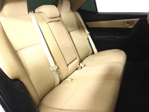 Used 2019 Toyota Corolla LE w/ Carpet Mat Package (TMS) FWD image 34