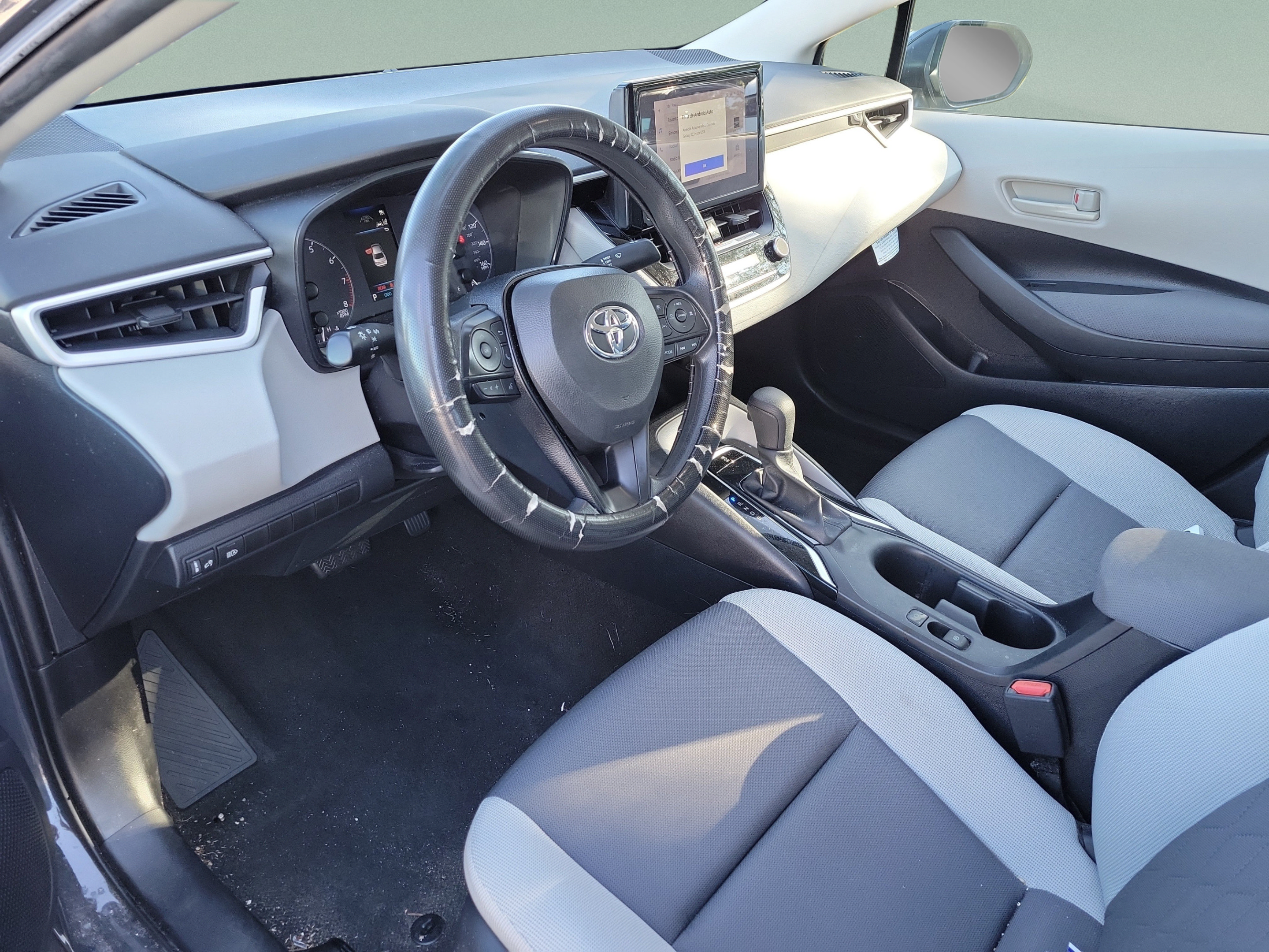 Used 2024 Toyota Corolla LE FWD image 14