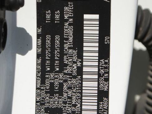 Used 2015 Toyota Sequoia Platinum AWD/4WD image 30