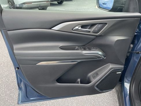 New 2025 Chevrolet Traverse LT w/ Enhanced Driving Package image 17