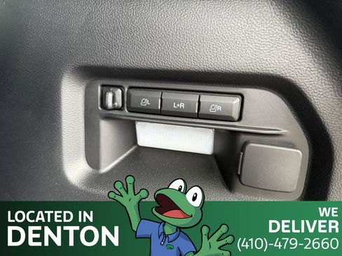 Used 2023 Ford Explorer Limited w/ Limited Technology Package image 12