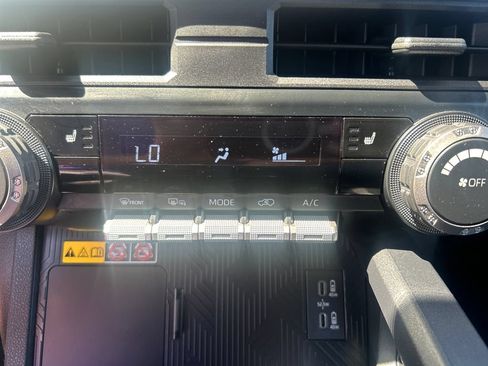 Used 2025 Toyota 4Runner TRD Sport AWD/4WD image 28