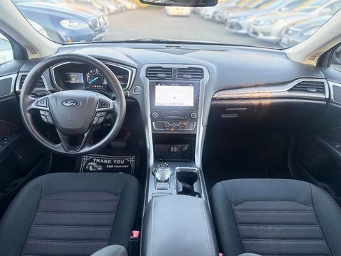 Used 2019 Ford Fusion SE image 15