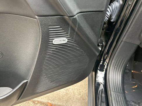 Used 2022 Dodge Challenger R/T w/ Plus Package image 35