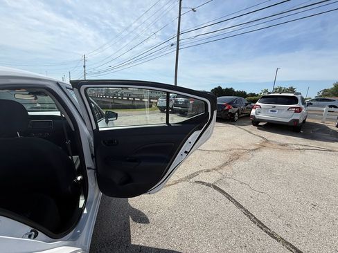Used 2023 Nissan Versa S FWD image 15