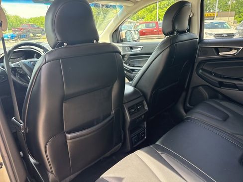 Used 2018 Ford Edge Titanium w/ Equipment Group 301A AWD/4WD image 11