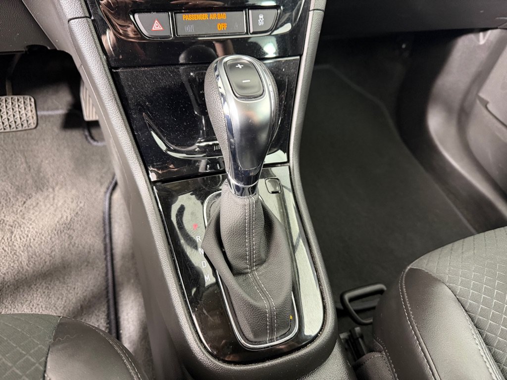 Used 2022 Buick Encore Preferred w/ Safety Package FWD image 17