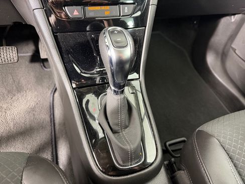 Used 2022 Buick Encore Preferred w/ Safety Package FWD image 17