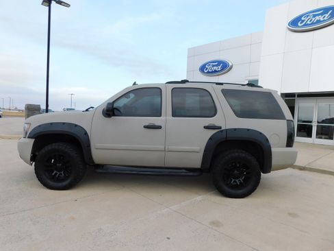 Used 2007 Chevrolet Tahoe LTZ w/ LTZ Preferred Equipment Group image 2