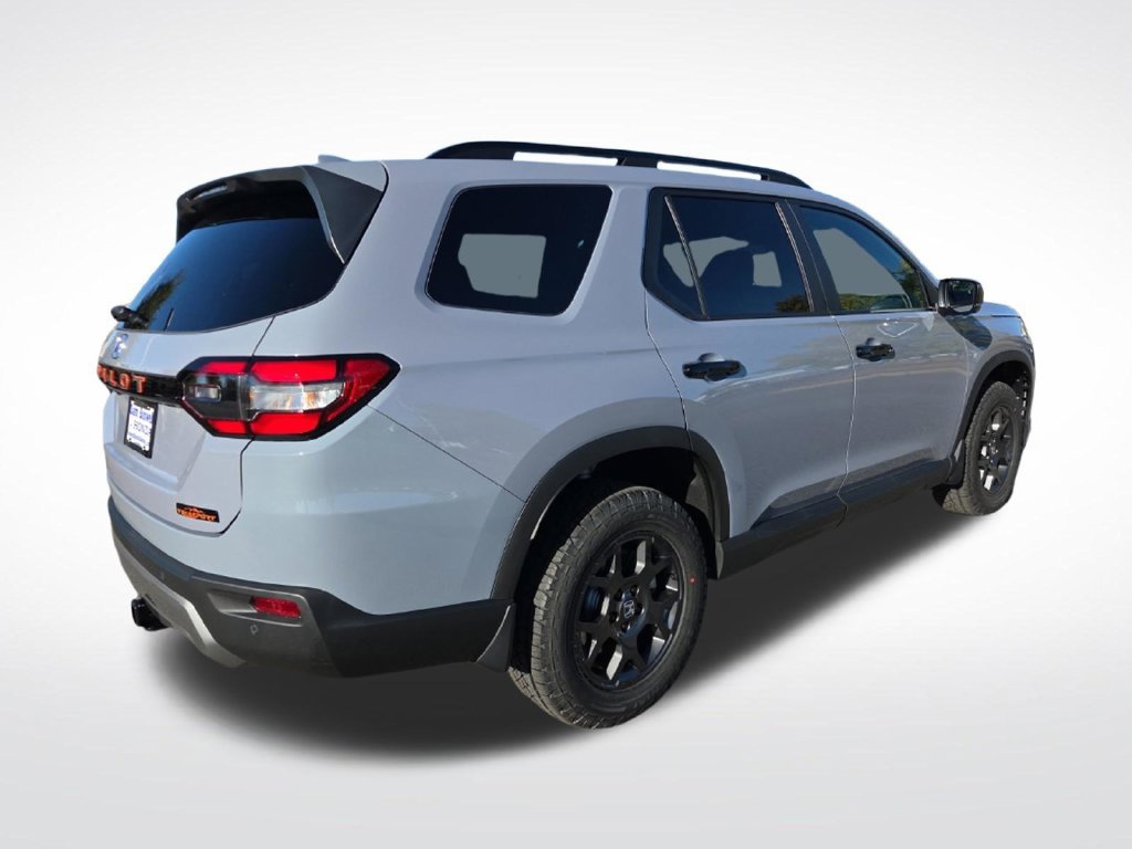New 2026 Honda Pilot TrailSport image 4