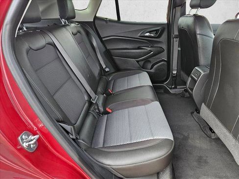 Used 2025 Chevrolet Trax LT w/ LT Convenience Package image 23