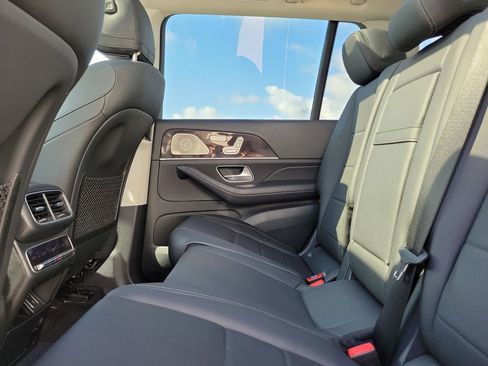 Used 2023 Mercedes-Benz GLS 450 4MATIC image 14