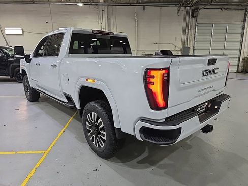 New 2026 GMC Sierra 3500 Denali Ultimate AWD/4WD image 5