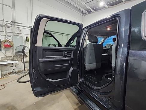Used 2016 RAM 2500 Tradesman w/ Chrome Appearance Group AWD/4WD image 10