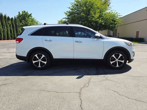 Used 2017 Kia Sorento EX FWD image 7
